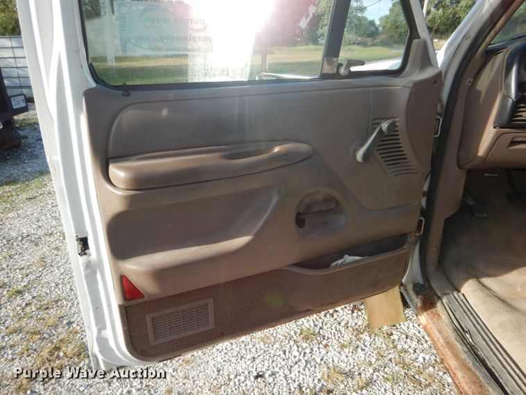 image for item DH6153 1995 Ford F350 dump bed pickup truck