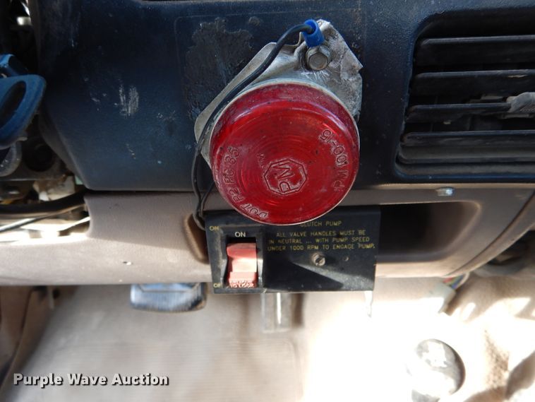 image for item DH6153 1995 Ford F350 dump bed pickup truck