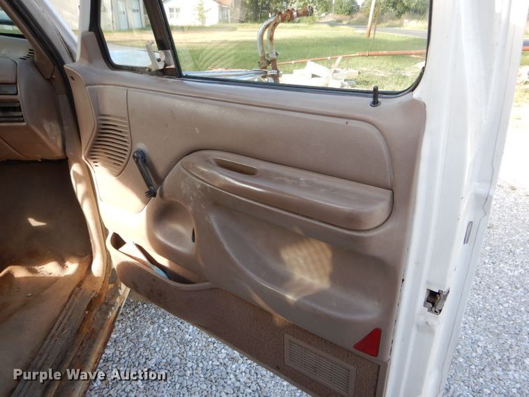 image for item DH6153 1995 Ford F350 dump bed pickup truck