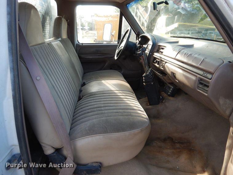 image for item DH6153 1995 Ford F350 dump bed pickup truck