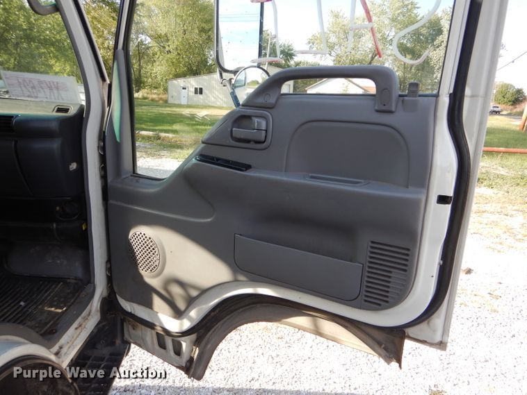 image for item DH6154 2007 Isuzu NQR box truck