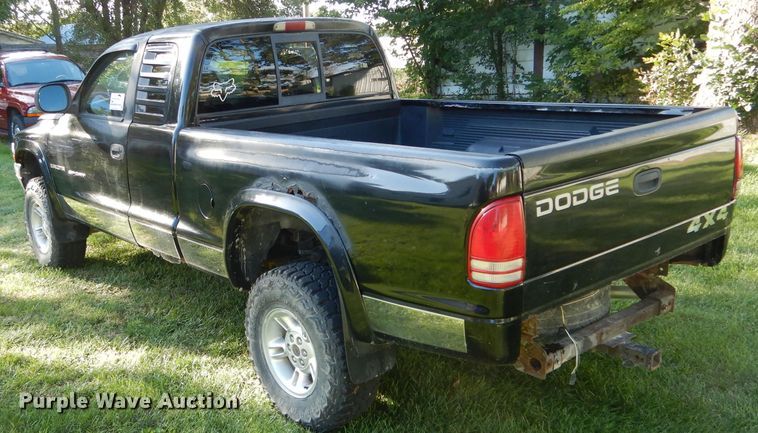 image for item DH6166 1997 Dodge Dakota Sport Club Cab pickup truck