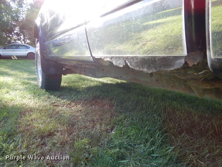 image for item DH6166 1997 Dodge Dakota Sport Club Cab pickup truck