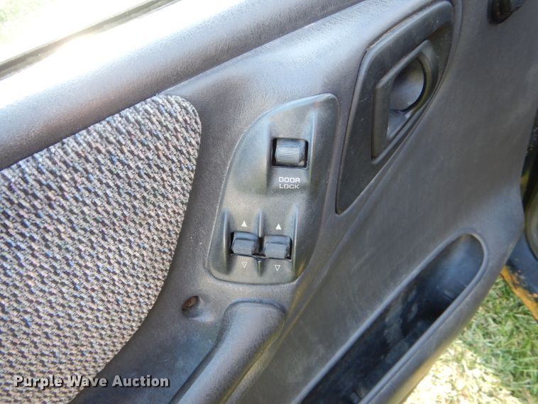 image for item DH6166 1997 Dodge Dakota Sport Club Cab pickup truck