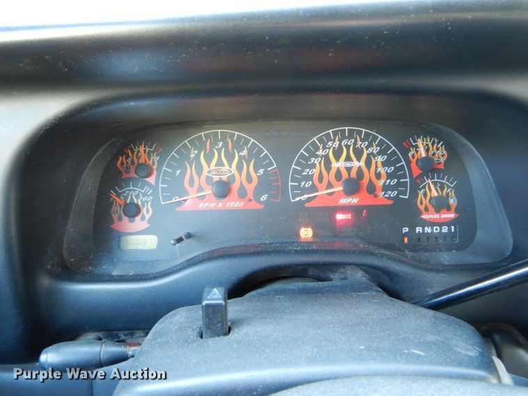 image for item DH6166 1997 Dodge Dakota Sport Club Cab pickup truck