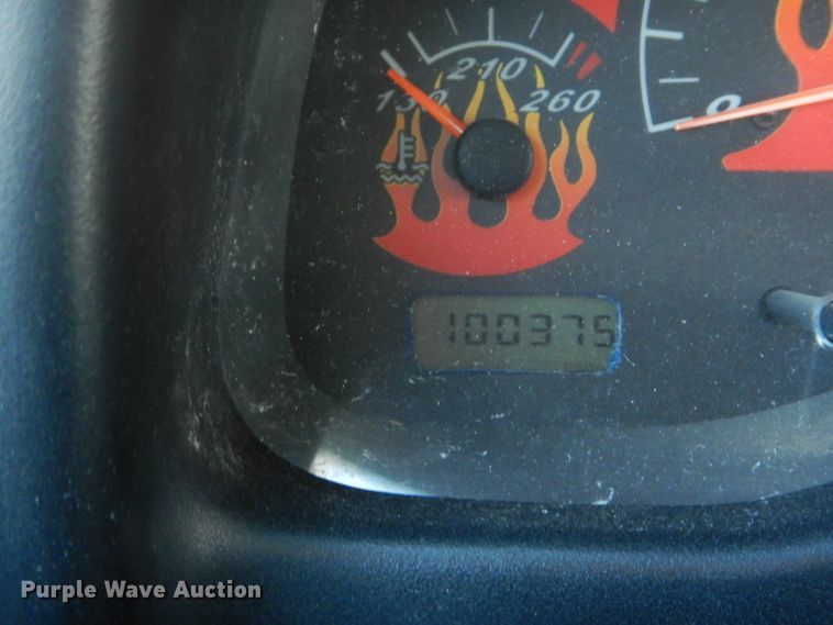 image for item DH6166 1997 Dodge Dakota Sport Club Cab pickup truck