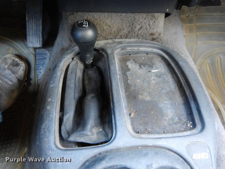 image for item DH6166 1997 Dodge Dakota Sport Club Cab pickup truck