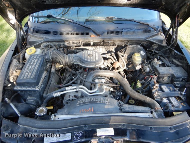 image for item DH6166 1997 Dodge Dakota Sport Club Cab pickup truck