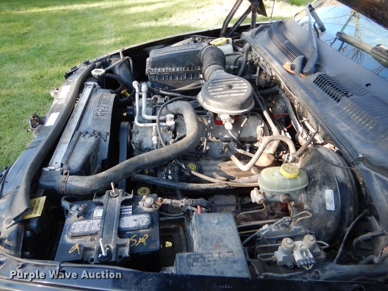 image for item DH6166 1997 Dodge Dakota Sport Club Cab pickup truck