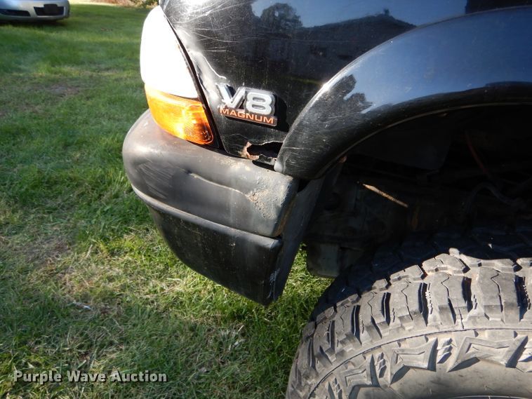 image for item DH6166 1997 Dodge Dakota Sport Club Cab pickup truck