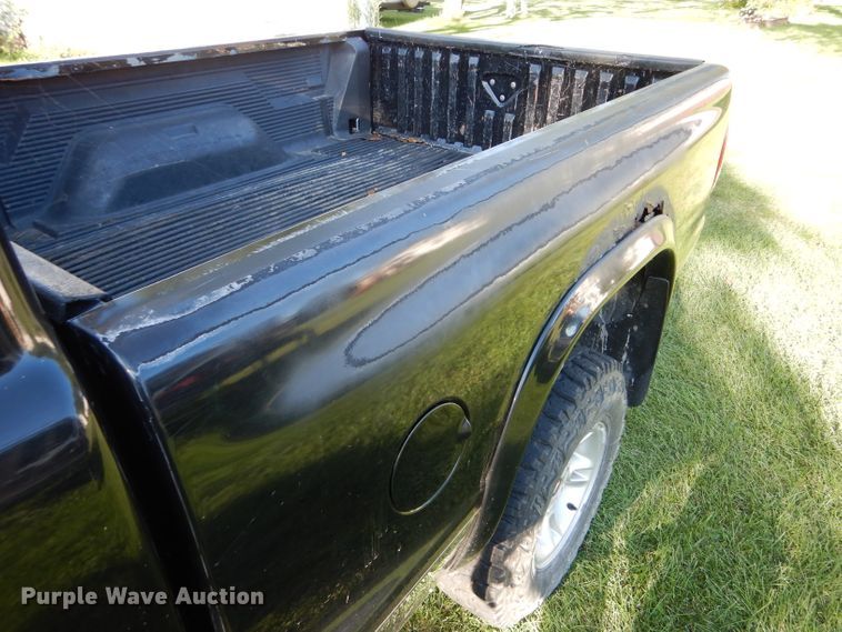 image for item DH6166 1997 Dodge Dakota Sport Club Cab pickup truck