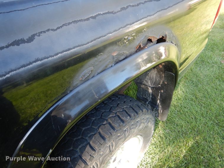 image for item DH6166 1997 Dodge Dakota Sport Club Cab pickup truck