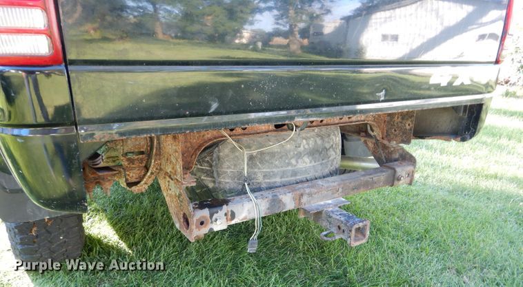 image for item DH6166 1997 Dodge Dakota Sport Club Cab pickup truck