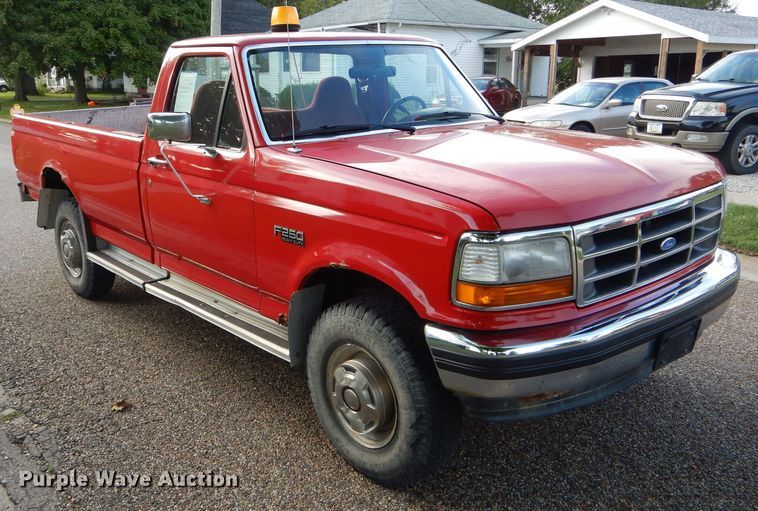 image for item DH6169 1997 Ford F250 HD pickup truck