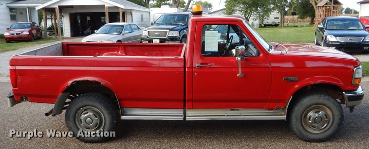 image for item DH6169 1997 Ford F250 HD pickup truck