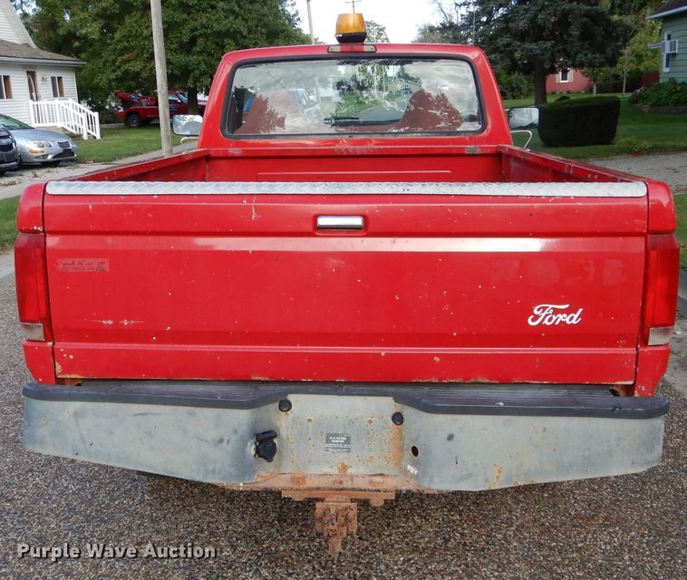 image for item DH6169 1997 Ford F250 HD pickup truck