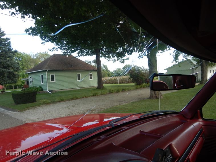 image for item DH6169 1997 Ford F250 HD pickup truck