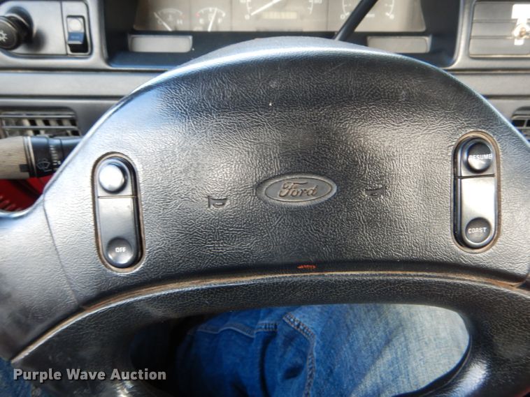 image for item DH6169 1997 Ford F250 HD pickup truck