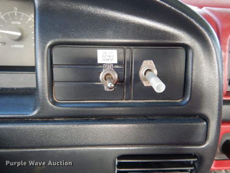 image for item DH6169 1997 Ford F250 HD pickup truck