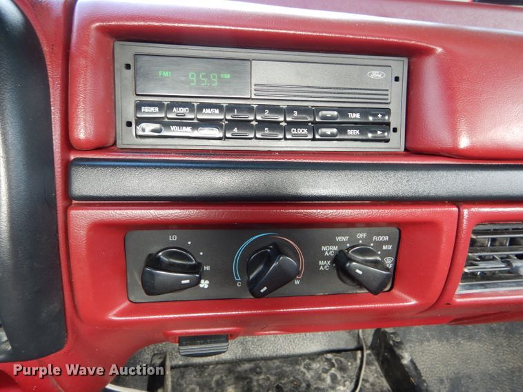 image for item DH6169 1997 Ford F250 HD pickup truck