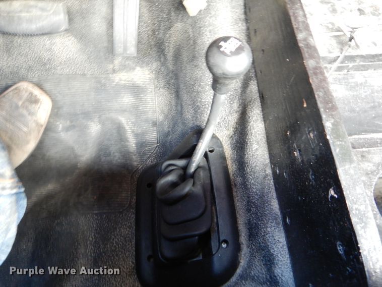 image for item DH6169 1997 Ford F250 HD pickup truck