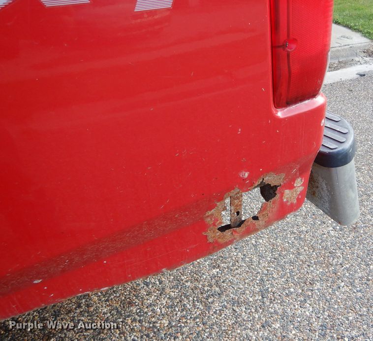 image for item DH6169 1997 Ford F250 HD pickup truck