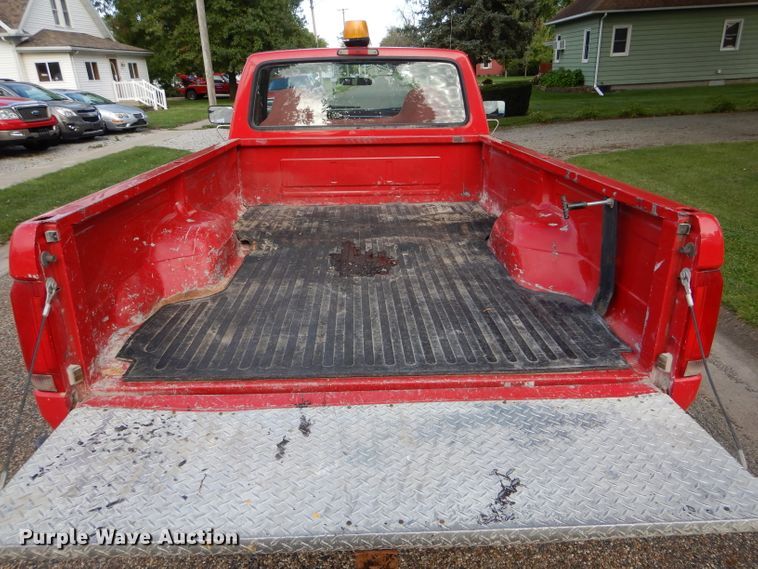 image for item DH6169 1997 Ford F250 HD pickup truck