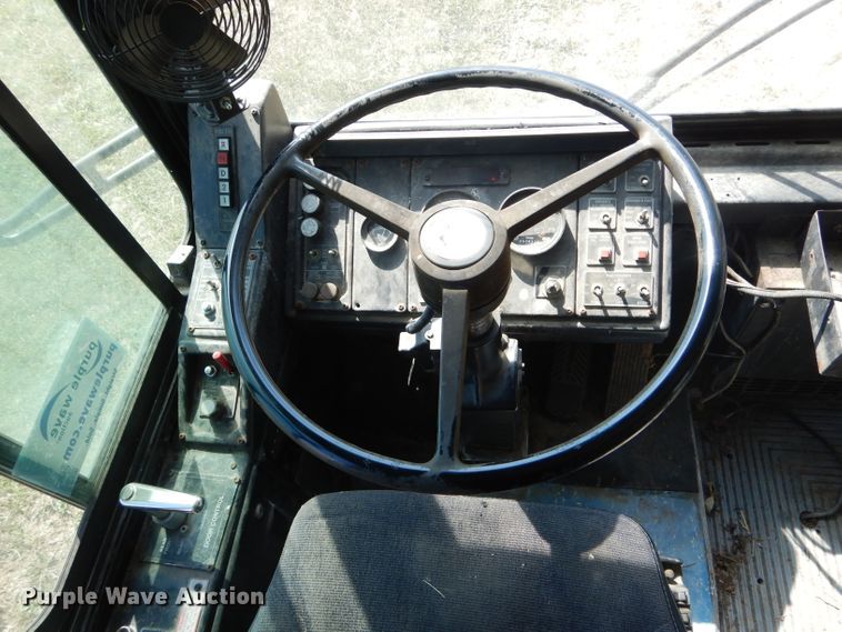 image for item DH6178 1992 Gillig City Transit shuttle bus