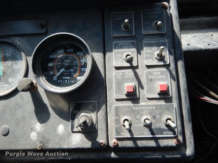 image for item DH6178 1992 Gillig City Transit shuttle bus