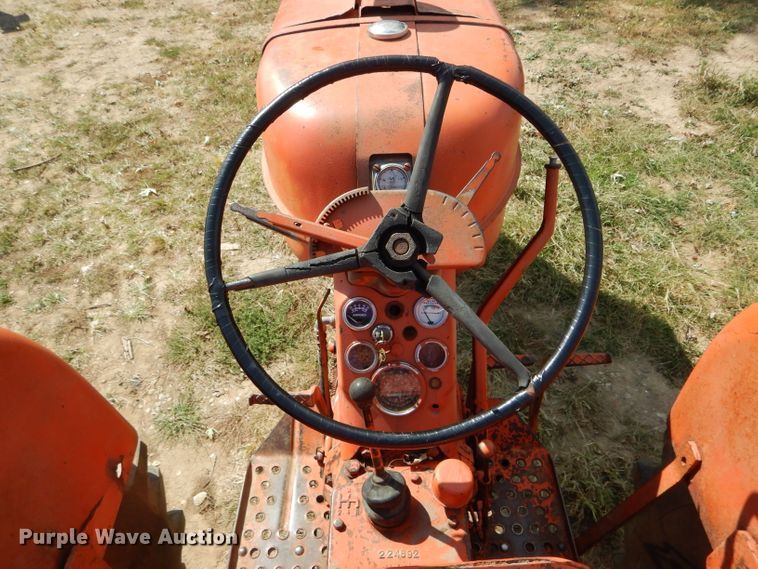 image for item DH6179 Allis Chalmers D17 tractor