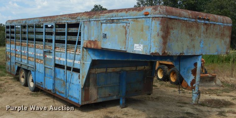 image for item DH6182 1975 Star livestock trailer