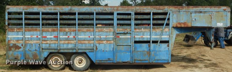 image for item DH6182 1975 Star livestock trailer