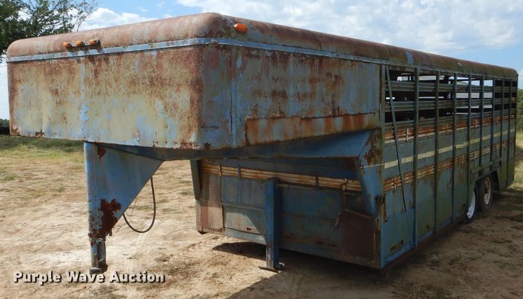 image for item DH6182 1975 Star livestock trailer