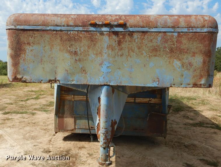 image for item DH6182 1975 Star livestock trailer