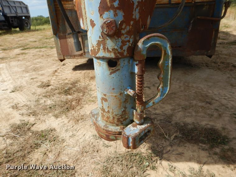 image for item DH6182 1975 Star livestock trailer