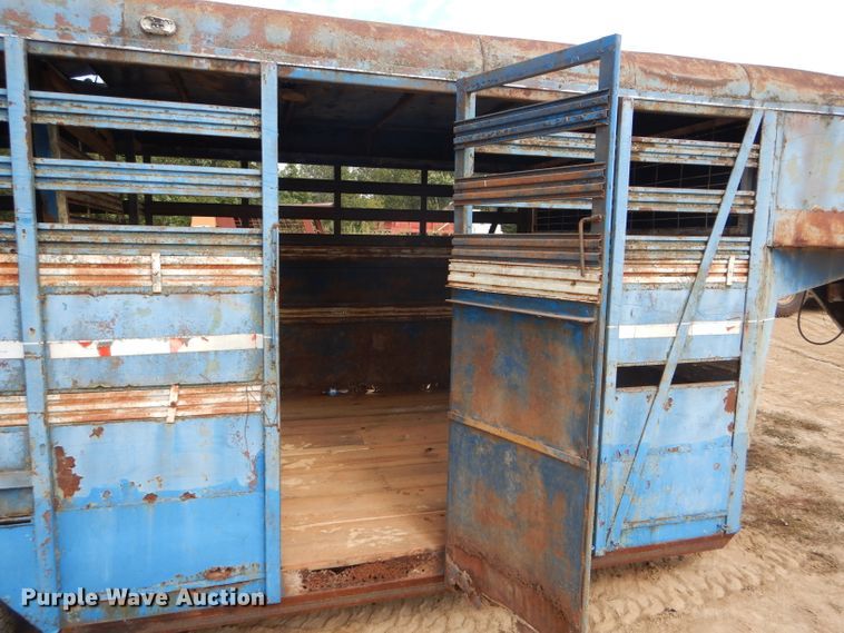 image for item DH6182 1975 Star livestock trailer