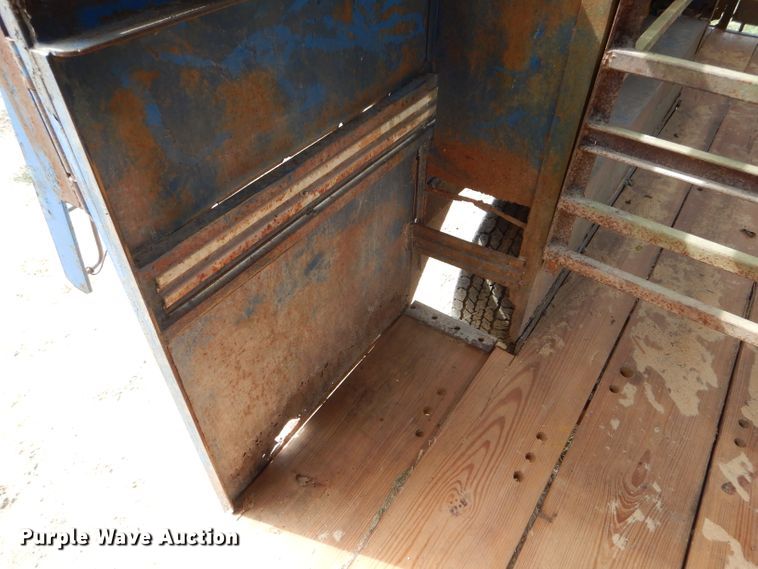 image for item DH6182 1975 Star livestock trailer