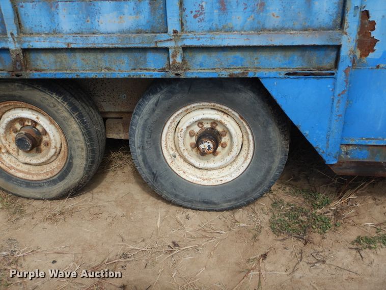 image for item DH6182 1975 Star livestock trailer