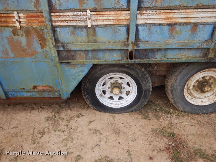 image for item DH6182 1975 Star livestock trailer