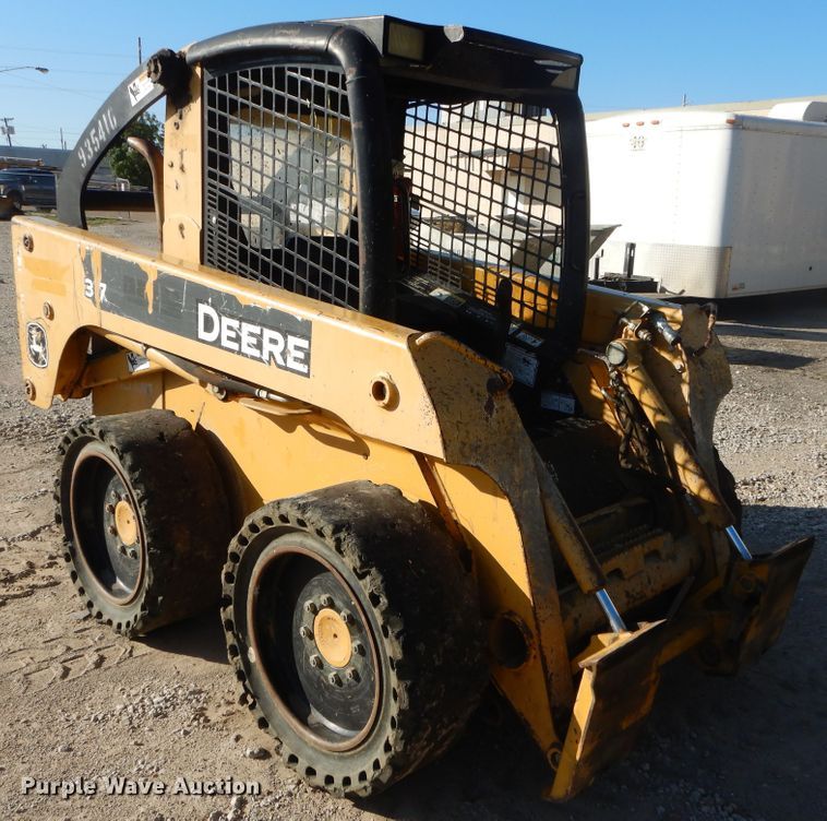 image for item DI1774 2007 John Deere 317 skid steer