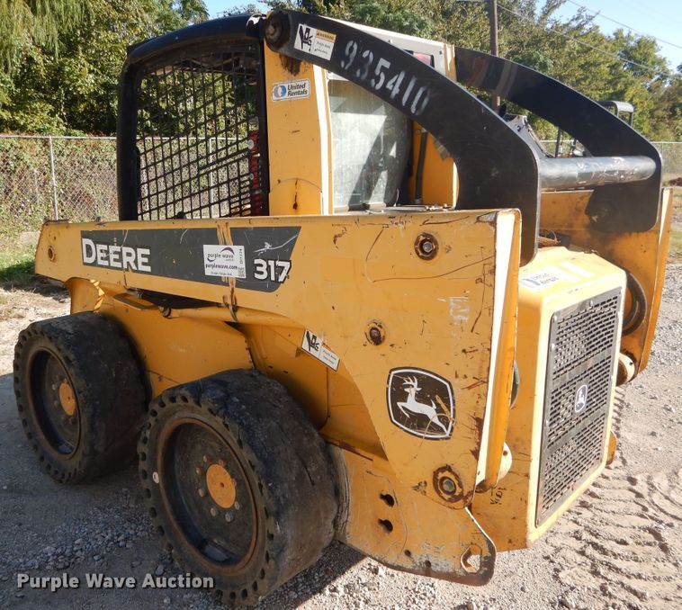 image for item DI1774 2007 John Deere 317 skid steer