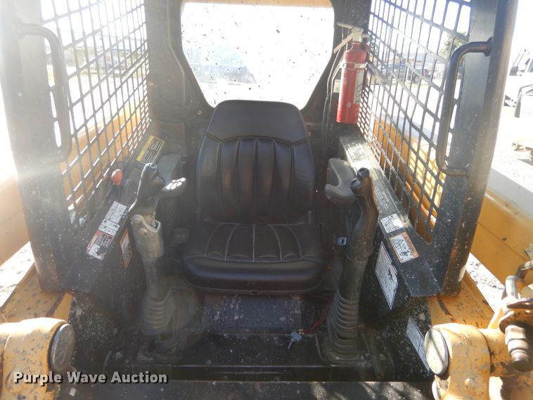 image for item DI1774 2007 John Deere 317 skid steer