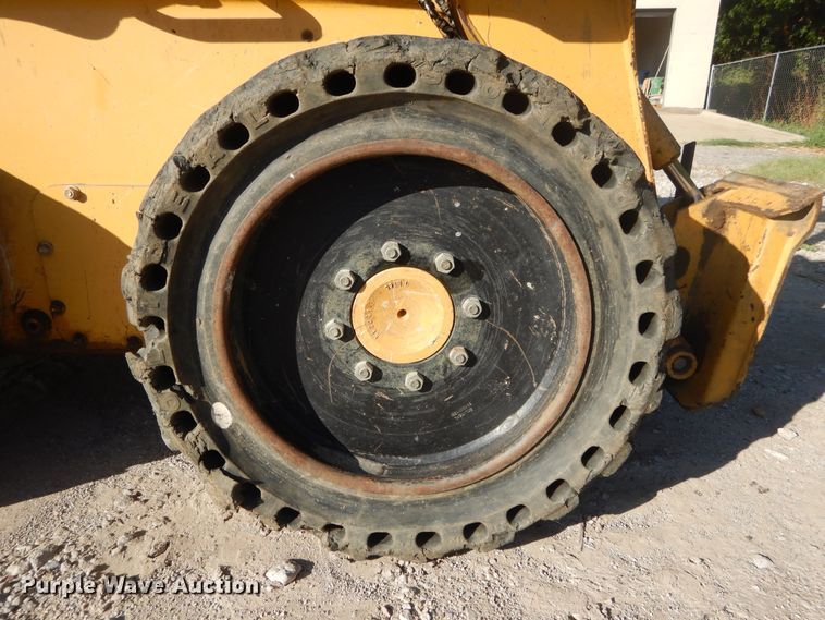 image for item DI1774 2007 John Deere 317 skid steer