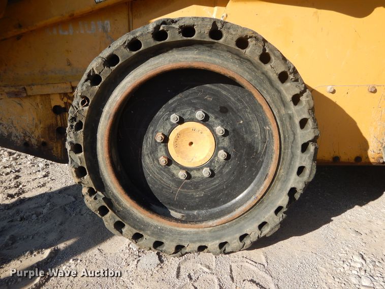 image for item DI1774 2007 John Deere 317 skid steer