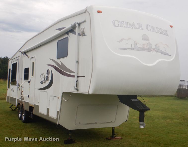 image for item DI2269 2004 Cedar Creek 37RDQS camper