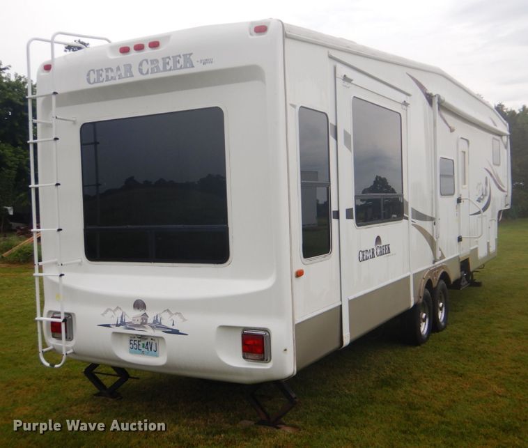 image for item DI2269 2004 Cedar Creek 37RDQS camper