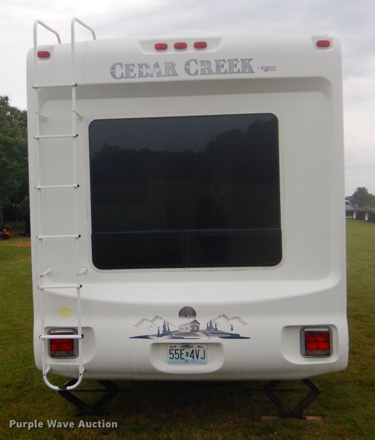 image for item DI2269 2004 Cedar Creek 37RDQS camper