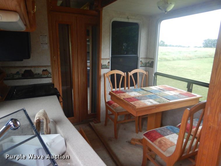 image for item DI2269 2004 Cedar Creek 37RDQS camper