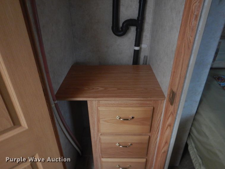 image for item DI2269 2004 Cedar Creek 37RDQS camper