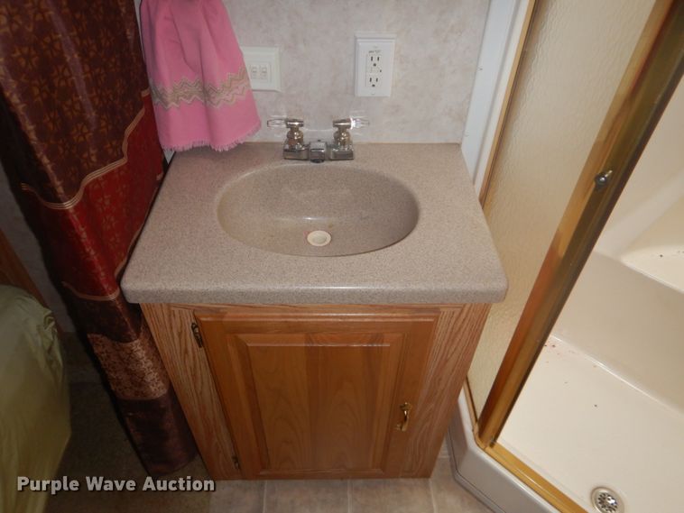 image for item DI2269 2004 Cedar Creek 37RDQS camper